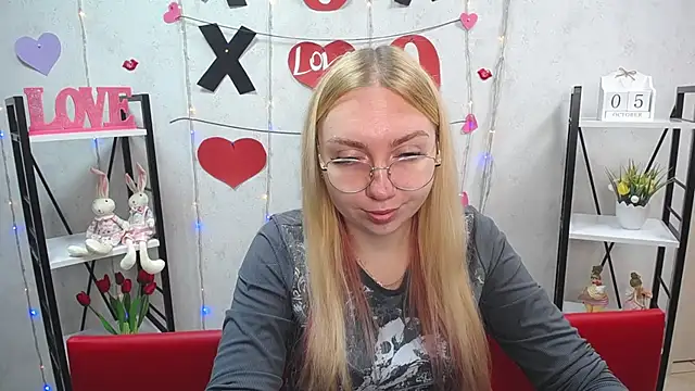 Snapshot of BeatriceFly chatting on October 5, 12:07 pm BeatriceFly online show from October 5, 12:07 pm