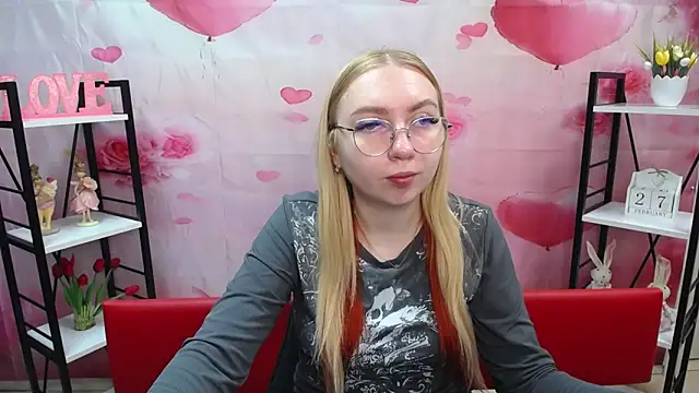 BeatriceFly online show from February 28, 1:11 pm