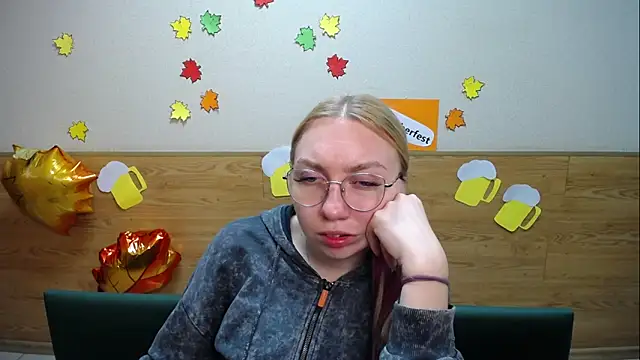 Snapshot of BeatriceFly chatting on September 19, 11:58 am BeatriceFly online show from September 19, 11:58 am