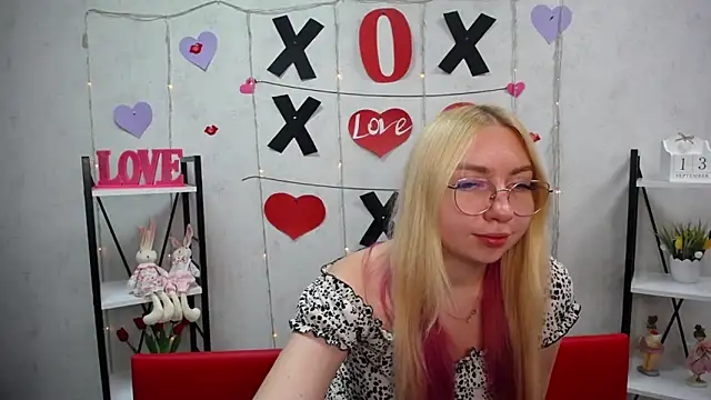 Snapshot of BeatriceFly chatting on September 13, 12:16 pm BeatriceFly online show from September 13, 12:16 pm