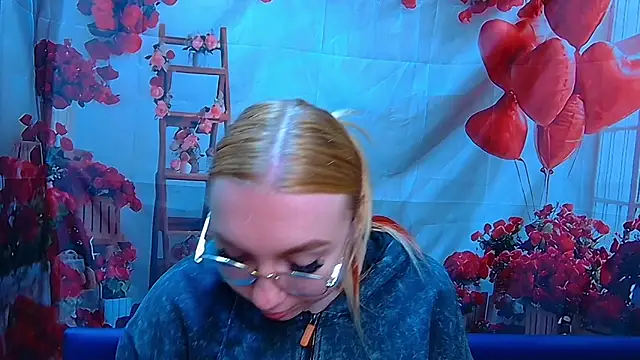 BeatriceFly online show from May 6, 12:42 pm