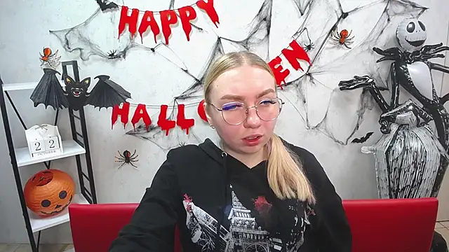 Snapshot of BeatriceFly chatting on October 22, 12:26 pm BeatriceFly online show from October 22, 12:26 pm