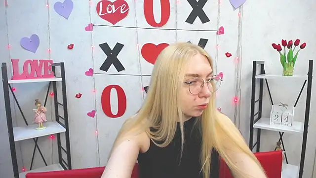 Snapshot of BeatriceFly chatting on February 24, 12:16 pm BeatriceFly online show from February 24, 12:16 pm