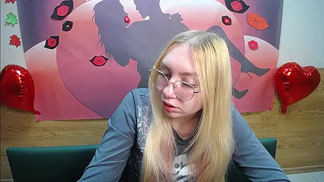 Snapshot of BeatriceFly chatting on October 15, 12:35 pm BeatriceFly online show from October 15, 12:35 pm