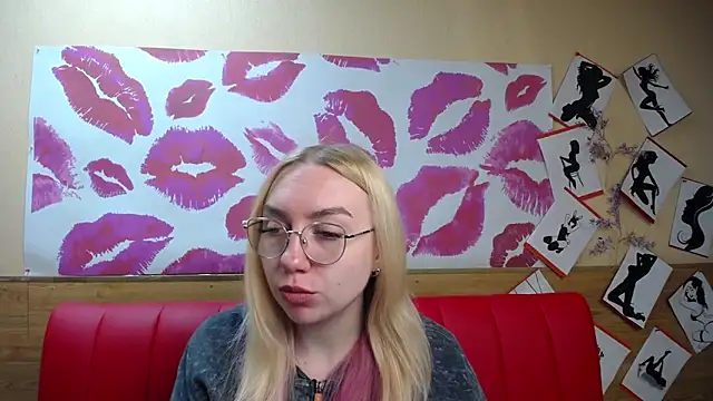 Snapshot of BeatriceFly chatting on September 18, 1:03 pm BeatriceFly online show from September 18, 1:03 pm