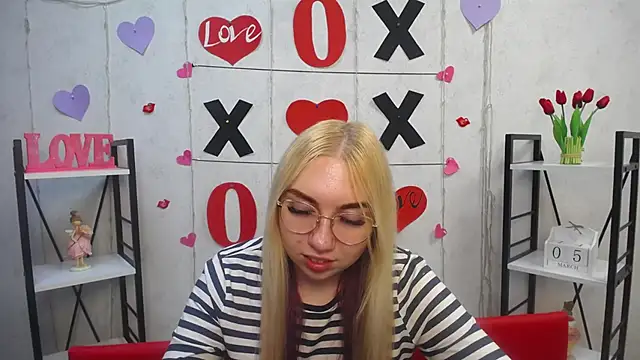 Snapshot of BeatriceFly chatting on March 5, 3:29 pm BeatriceFly online show from March 5, 3:29 pm