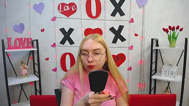 Snapshot of BeatriceFly chatting on February 25, 3:42 pm BeatriceFly online show from February 25, 3:42 pm