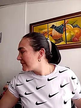 skayhot  online show from February 27, 4:43 pm