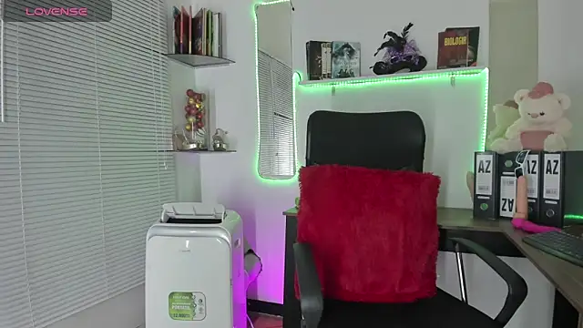 Snapshot of YUKIODAVIS chatting on January 18, 3:42 am YUKIODAVIS online show from January 18, 3:42 am