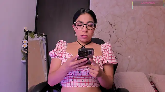 Snapshot of Mia_Gothzx chatting on June 22, 9:56 pm Mia Gothzx online show from June 22, 9:56 pm