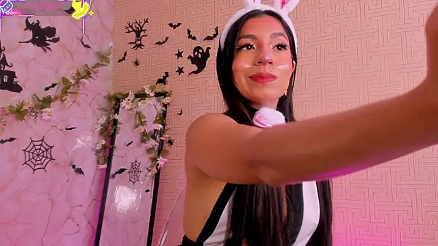 Mia Gothzx online show from October 31, 3:30 pm