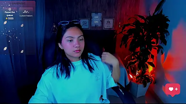 Snapshot of miichael_black chatting on March 9, 1:48 pm miichael black online show from March 9, 1:48 pm