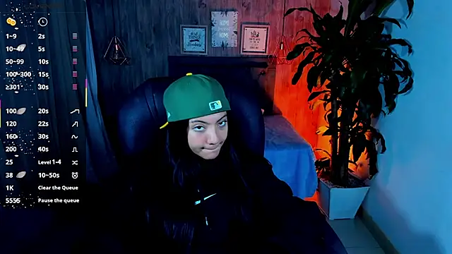 Snapshot of miichael_black chatting on September 20, 10:20 am miichael black online show from September 20, 10:20 am