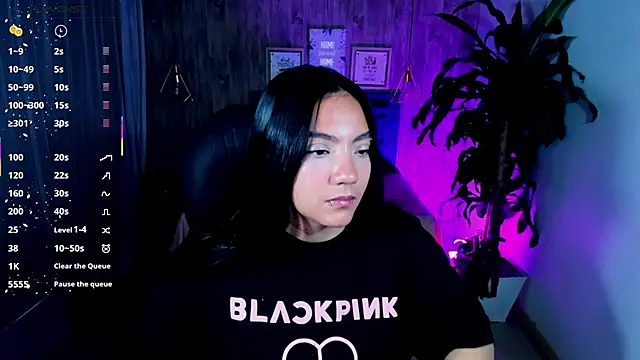 Snapshot of miichael_black chatting on October 3, 9:05 pm miichael black online show from October 3, 9:05 pm