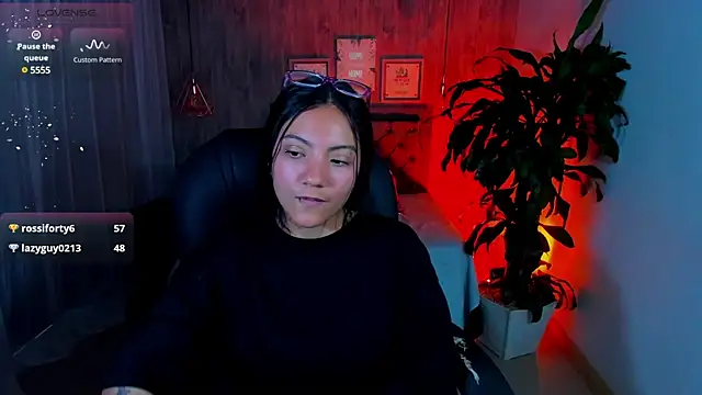 Snapshot of miichael_black chatting on March 15, 4:54 pm miichael black online show from March 15, 4:54 pm