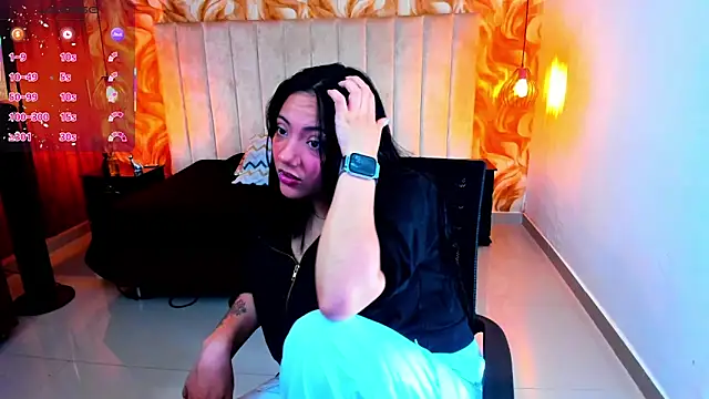 Snapshot of miichael_black chatting on June 14, 7:04 pm miichael black online show from June 14, 7:04 pm