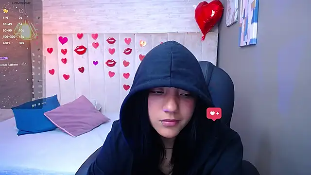 Snapshot of miichael_black chatting on March 21, 9:01 pm miichael black online show from March 21, 9:01 pm