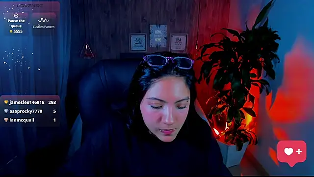 Snapshot of miichael_black chatting on March 8, 5:01 pm miichael black online show from March 8, 5:01 pm