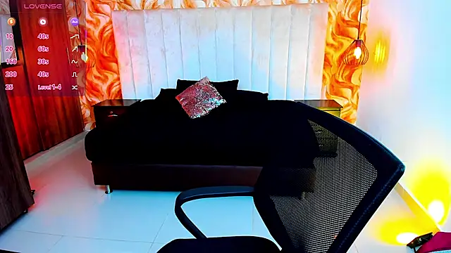 Snapshot of miichael_black chatting on July 11, 5:57 pm miichael black online show from July 11, 5:57 pm