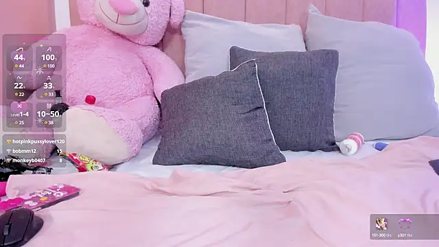Snapshot of emily_daarell chatting on March 23, 12:36 am emily daarell online show from March 23, 12:36 am