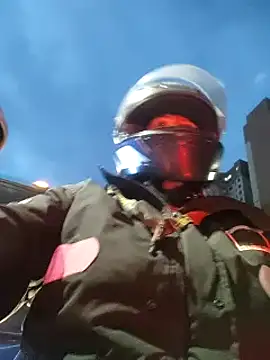 Edged Hot69 online show from March 20, 10:43 am