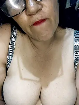 Snapshot of Edged_Hot69 chatting on March 27, 3:26 am Edged Hot69 online show from March 27, 3:26 am
