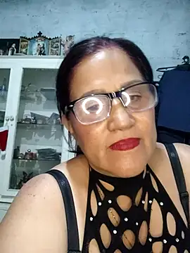 Snapshot of Edged_Hot69 chatting on January 6, 3:21 am Edged Hot69 online show from January 6, 3:21 am