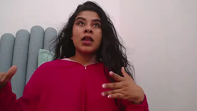 Snapshot of iniyalaboni chatting on March 21, 6:18 pm iniyalaboni online show from March 21, 6:18 pm