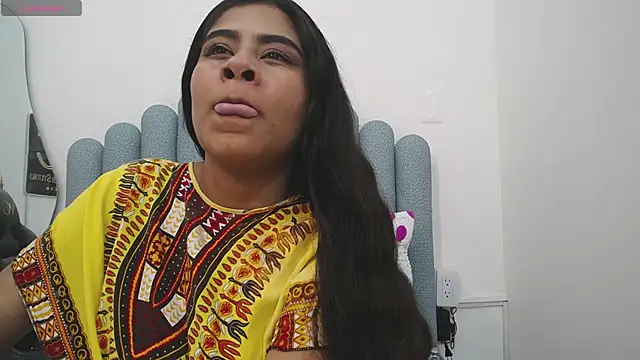 Snapshot of iniyalaboni chatting on March 17, 7:26 pm iniyalaboni online show from March 17, 7:26 pm