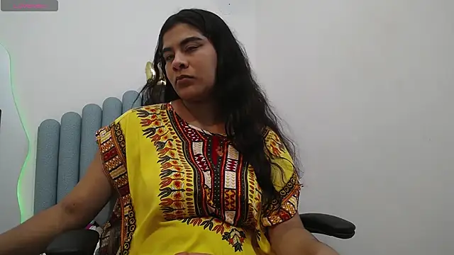 Snapshot of iniyalaboni chatting on March 22, 8:04 pm iniyalaboni online show from March 22, 8:04 pm