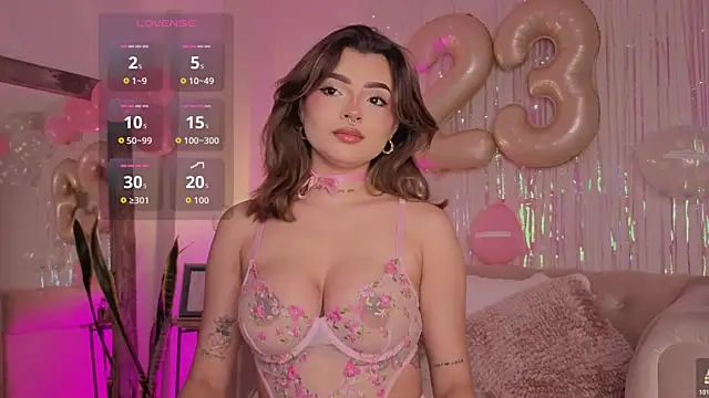 Snapshot of DahianaWalcott chatting on October 21, 5:56 pm DahianaWalcott online show from October 21, 5:56 pm