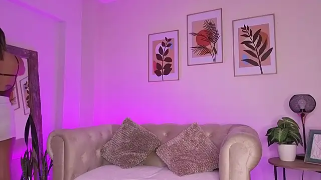 DahianaWalcott online show from February 25, 10:31 pm