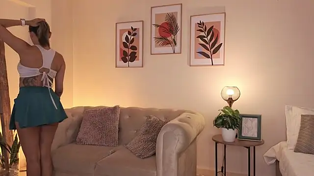 DahianaWalcott online show from March 12, 6:12 pm