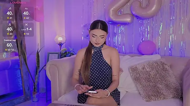 Snapshot of DahianaWalcott chatting on October 23, 6:50 pm DahianaWalcott online show from October 23, 6:50 pm