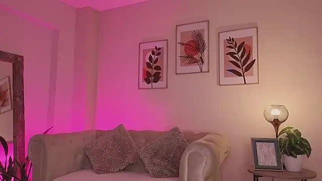 DahianaWalcott online show from March 24, 7:58 pm