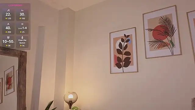 Snapshot of DahianaWalcott chatting on November 13, 6:45 pm DahianaWalcott online show from November 13, 6:45 pm