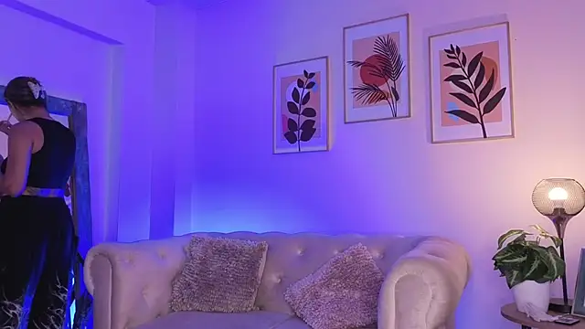 DahianaWalcott online show from February 16, 5:33 pm