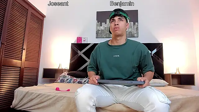 toyboys1 online show from March 21, 2:57 am