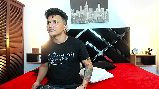 toyboys1 online show from April 16, 4:13 am