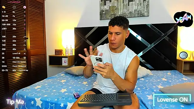 toyboys1 online show from April 14, 3:44 am