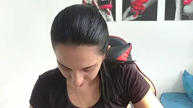 Snapshot of tammyandrade_ chatting on July 16, 1:52 pm tammyandrade online show from July 16, 1:52 pm