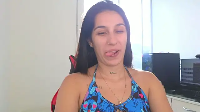 Snapshot of tammyandrade_ chatting on June 10, 11:44 am tammyandrade online show from June 10, 11:44 am