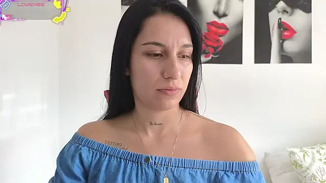 Snapshot of tammyandrade_ chatting on July 15, 2:35 pm tammyandrade online show from July 15, 2:35 pm