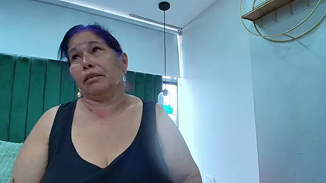 girl amada online show from June 4, 5:06 pm