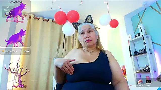 Snapshot of girl_amada chatting on September 26, 10:49 pm girl amada online show from September 26, 10:49 pm