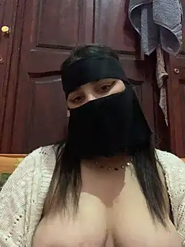 Snapshot of Miss-Soka chatting on December 17, 5:07 am Miss-Soka online show from December 17, 5:07 am