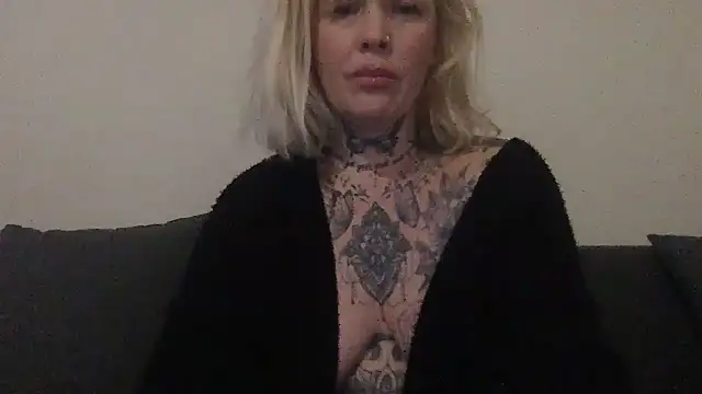 blondy40 online show from March 9, 10:41 pm