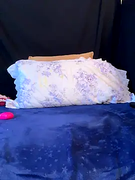 Snapshot of Veyolla_Beau chatting on October 20, 8:09 pm Veyolla Beau online show from October 20, 8:09 pm