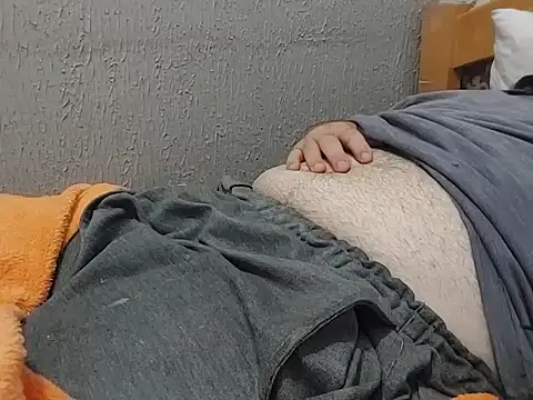 Snapshot of mfreitas005 chatting on November 20, 12:00 am mfreitas005 online show from November 20, 12:00 am