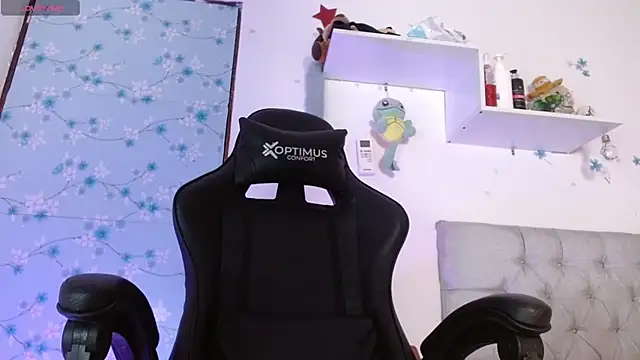 Snapshot of miss_valery2 chatting on October 9, 12:11 am miss valery2 online show from October 9, 12:11 am